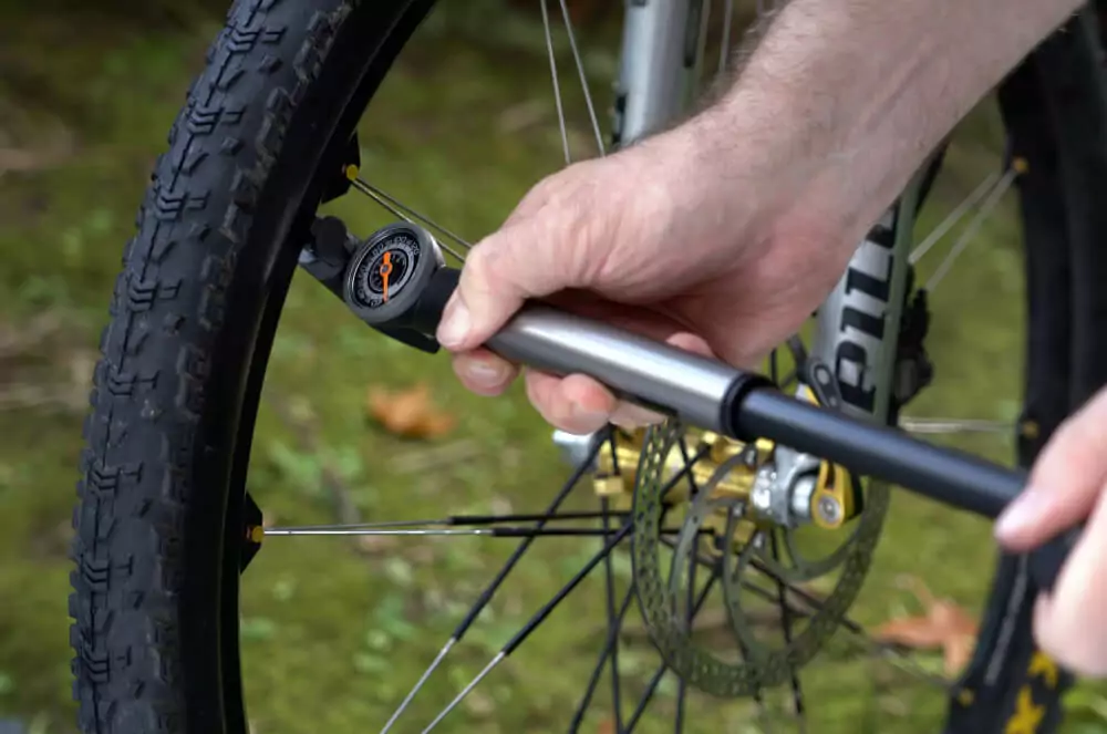 GIYO GP-993 im Fokus – 2-Stufen-Mini-Fahrradpumpe im Detail